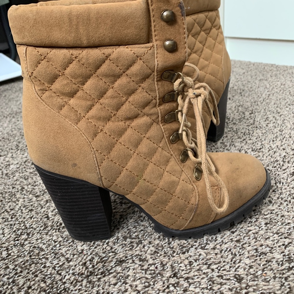 Boots - Picture 3 of 3